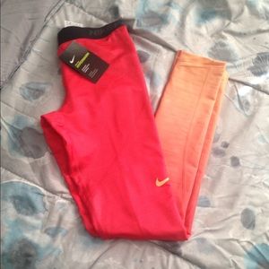 Nike women pro hyperwarm leggings